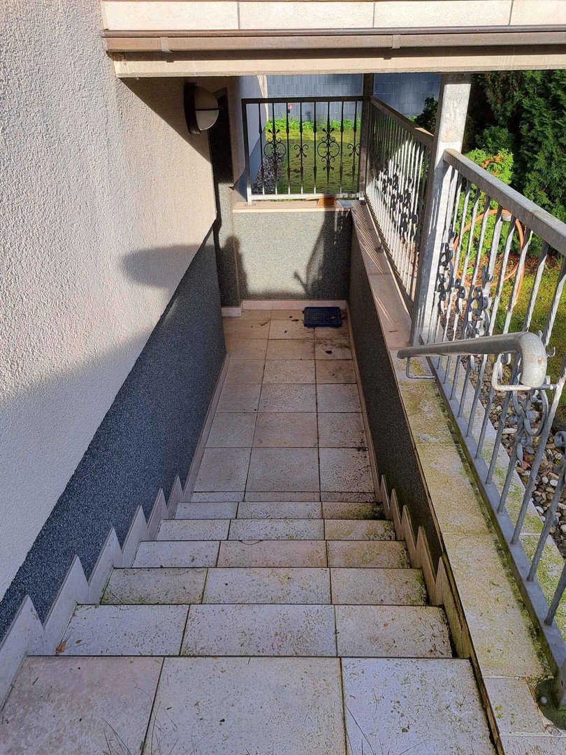 Treppe von Außen zum Keller
