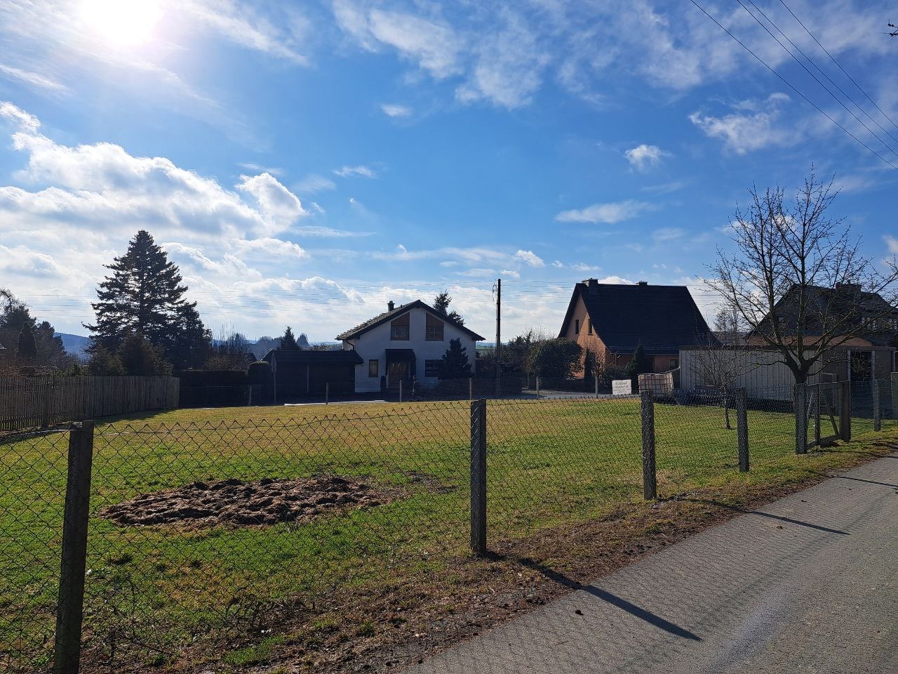 Grundstück in Greiz-Obergrochlitz zu verkaufen, 900qm, teilerschlossen