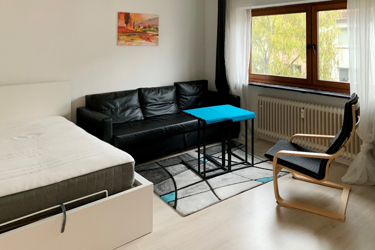 Frankfurt-Nied: Gut geschnittene 1-Zimmerwohnung in zentraler Wohnlage.