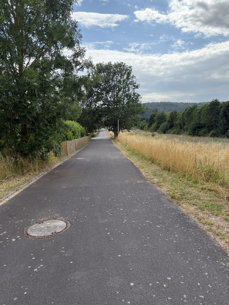 Umgebung Stra&szlig;e runter