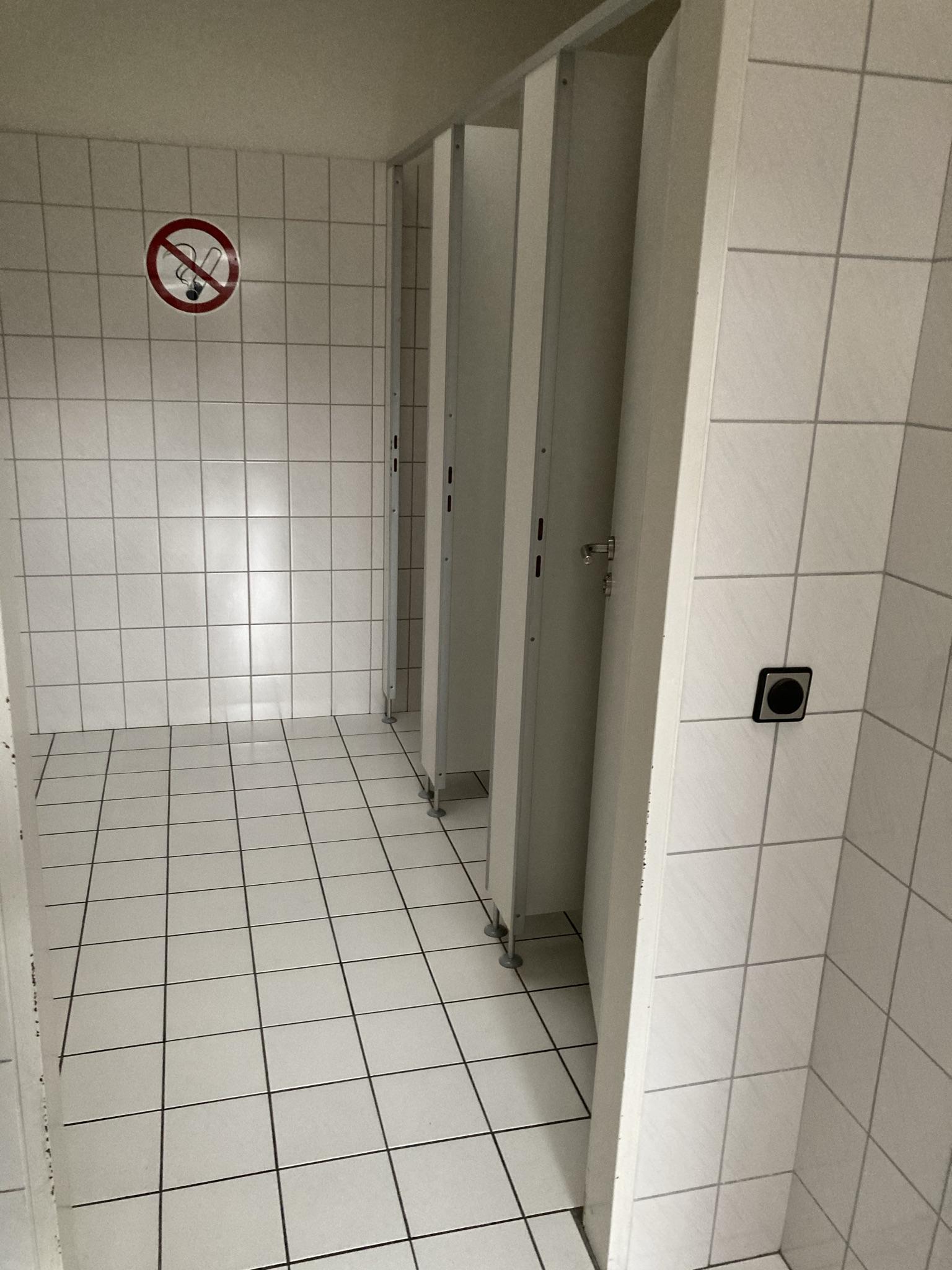 ToilettenObergeschoss(1).JPEG