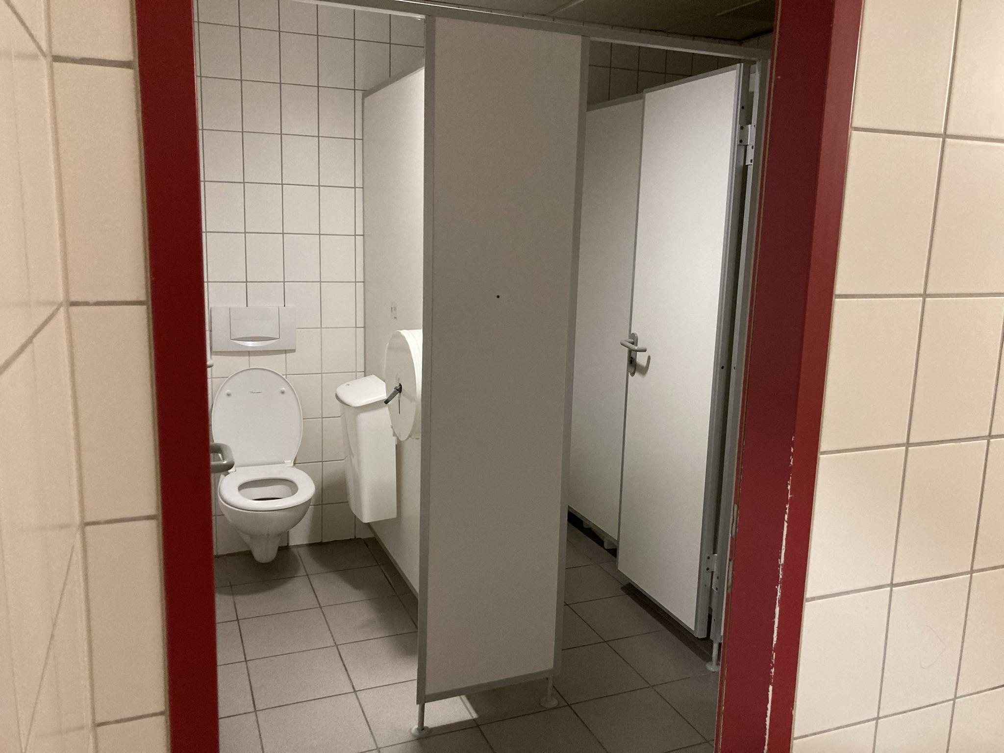 ToilettenGebäudemitteEG.JPEG