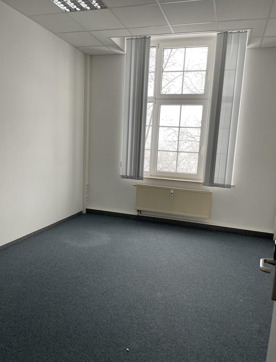 Büro 4 rechts.jpg