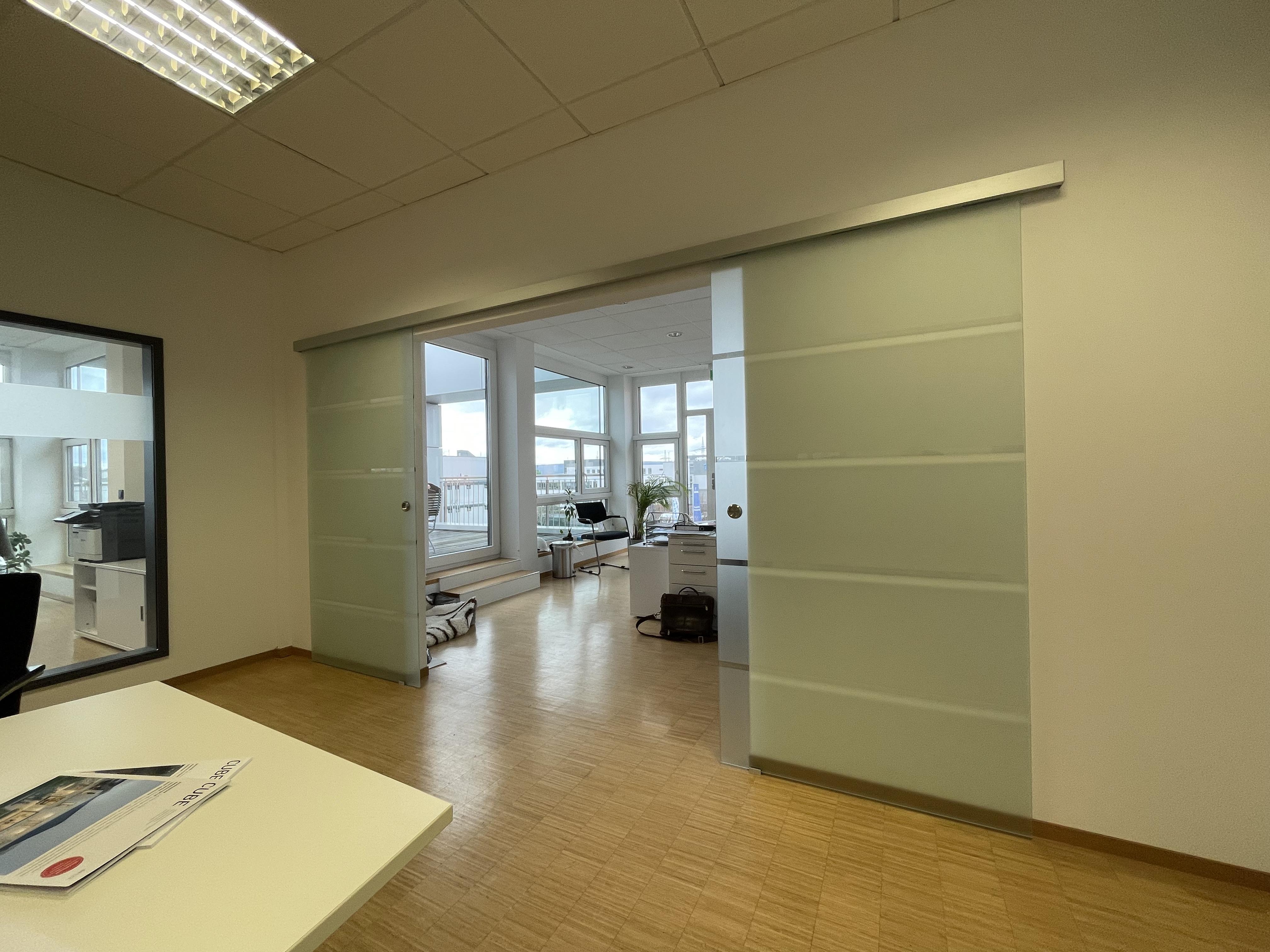 Besprechungsraum vom 190 m2 Büro im 2. OG nach dem Umbau