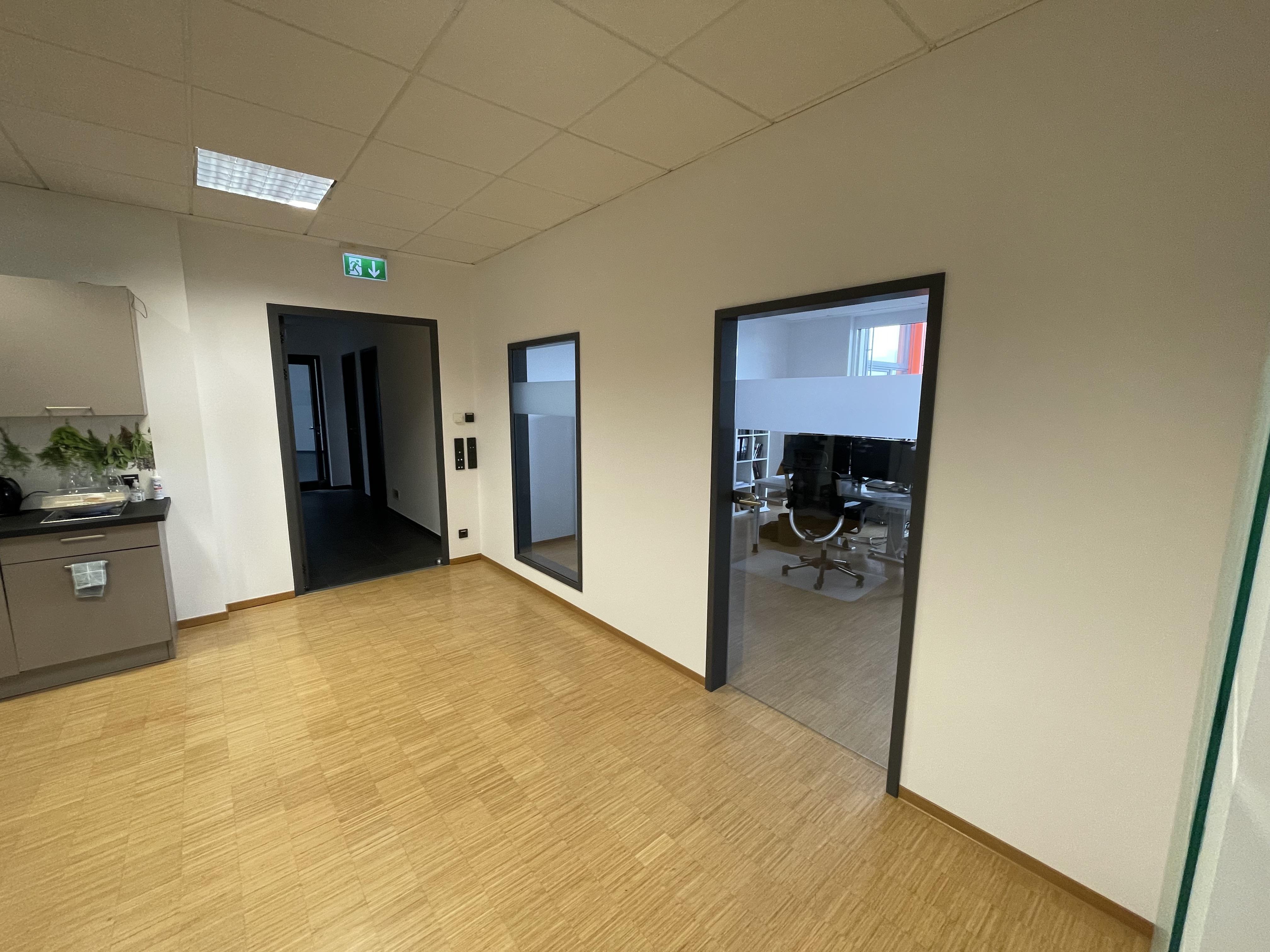 Aufenthaltsraum vom 190 m2 Büro im 2. OG nach dem Umbau