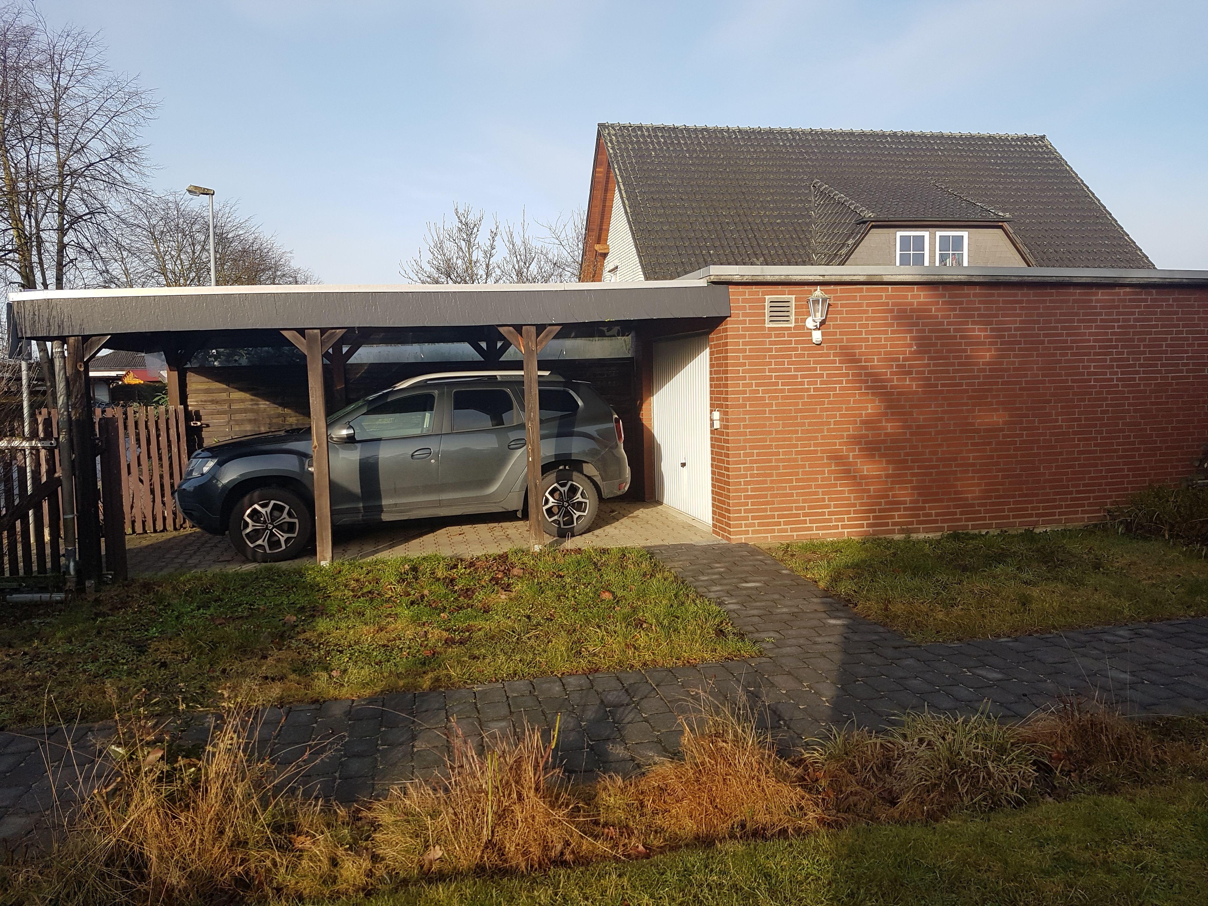 Carport und Garage.jpg