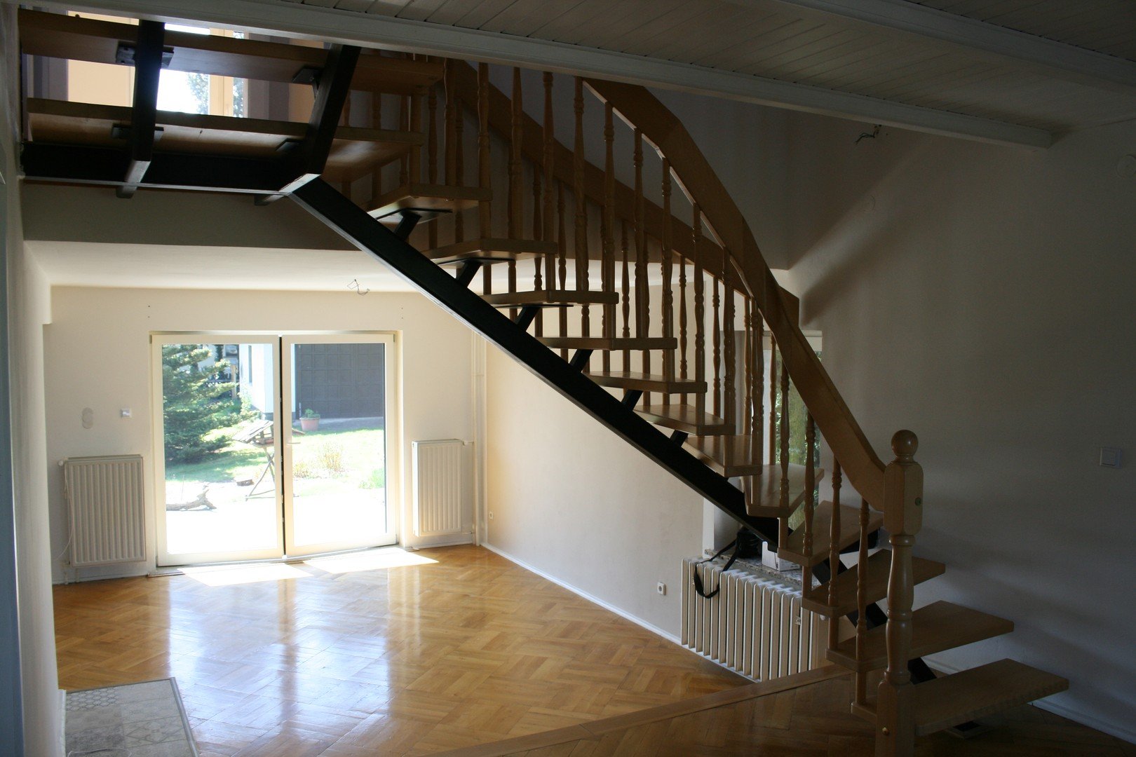 Diele, Wohnzimmer und Treppe