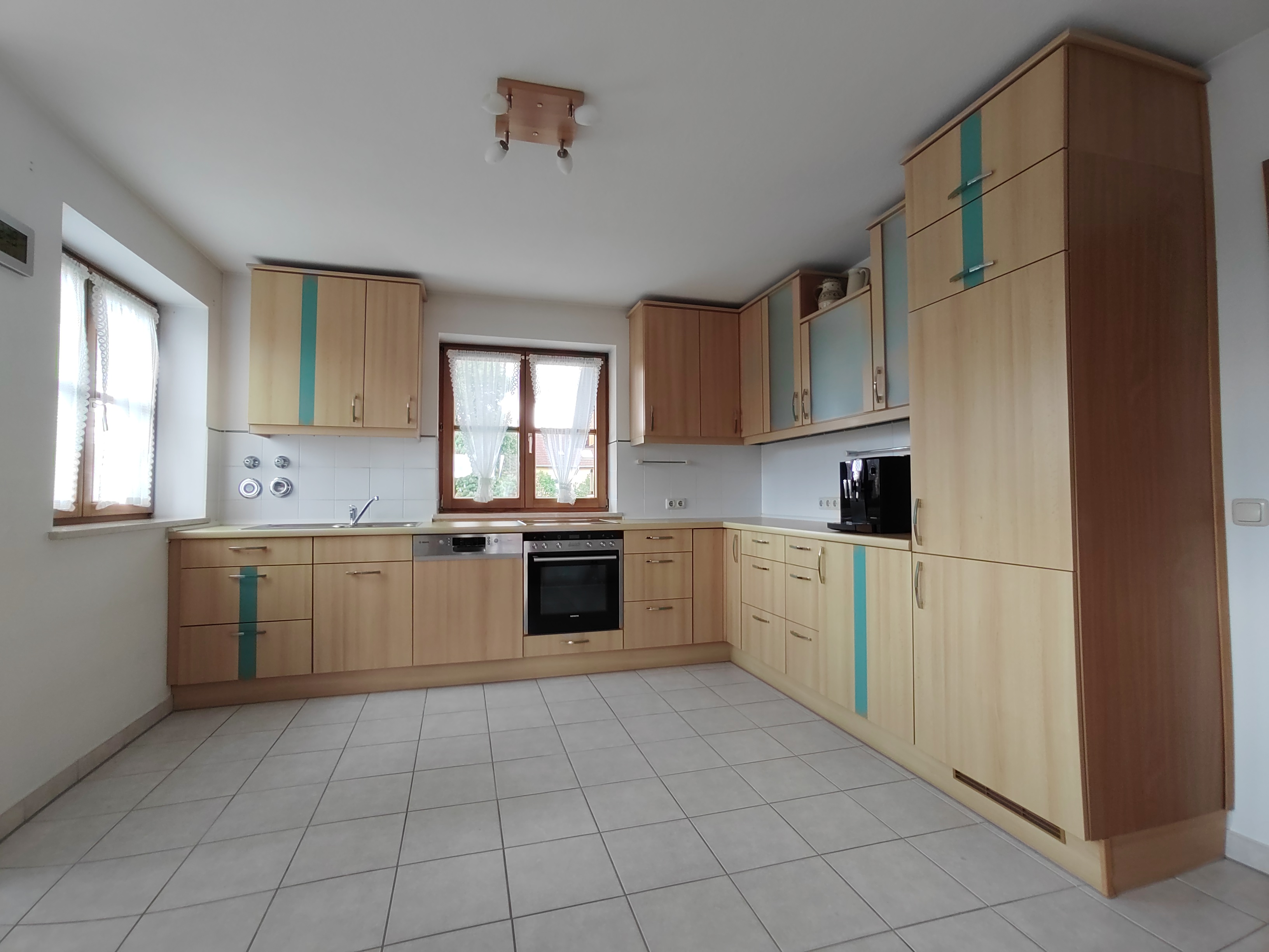 01. L-förmige Küche.jpg