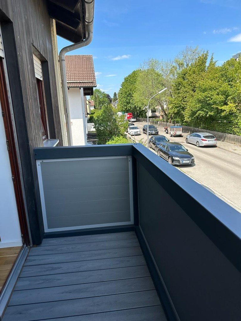 1. OG Sicht Balkon der Küche