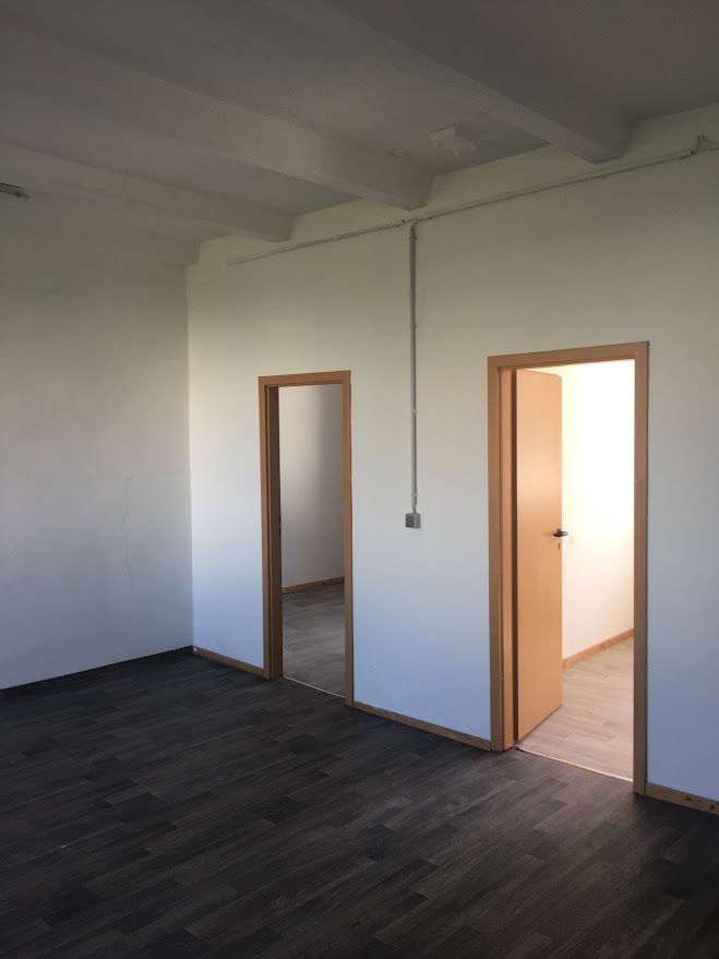 Büros Rückseite.JPG