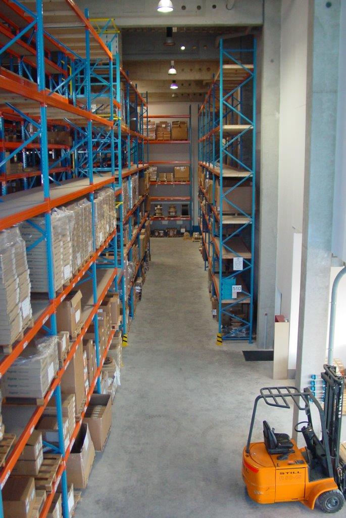 Logistik - Hochregalreihen über 7 Ebenen