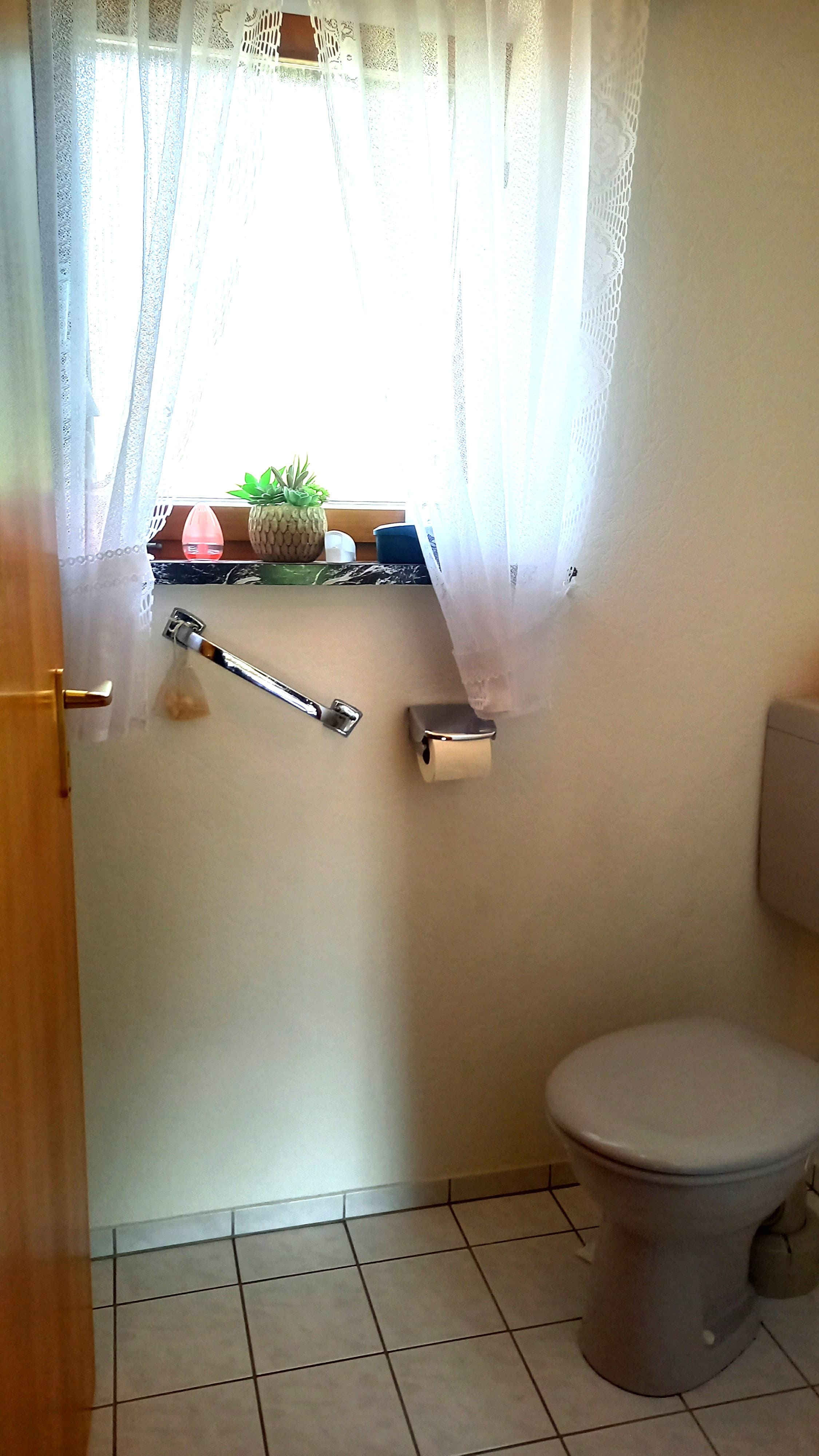 Toilette Erdgeschoss.jpg