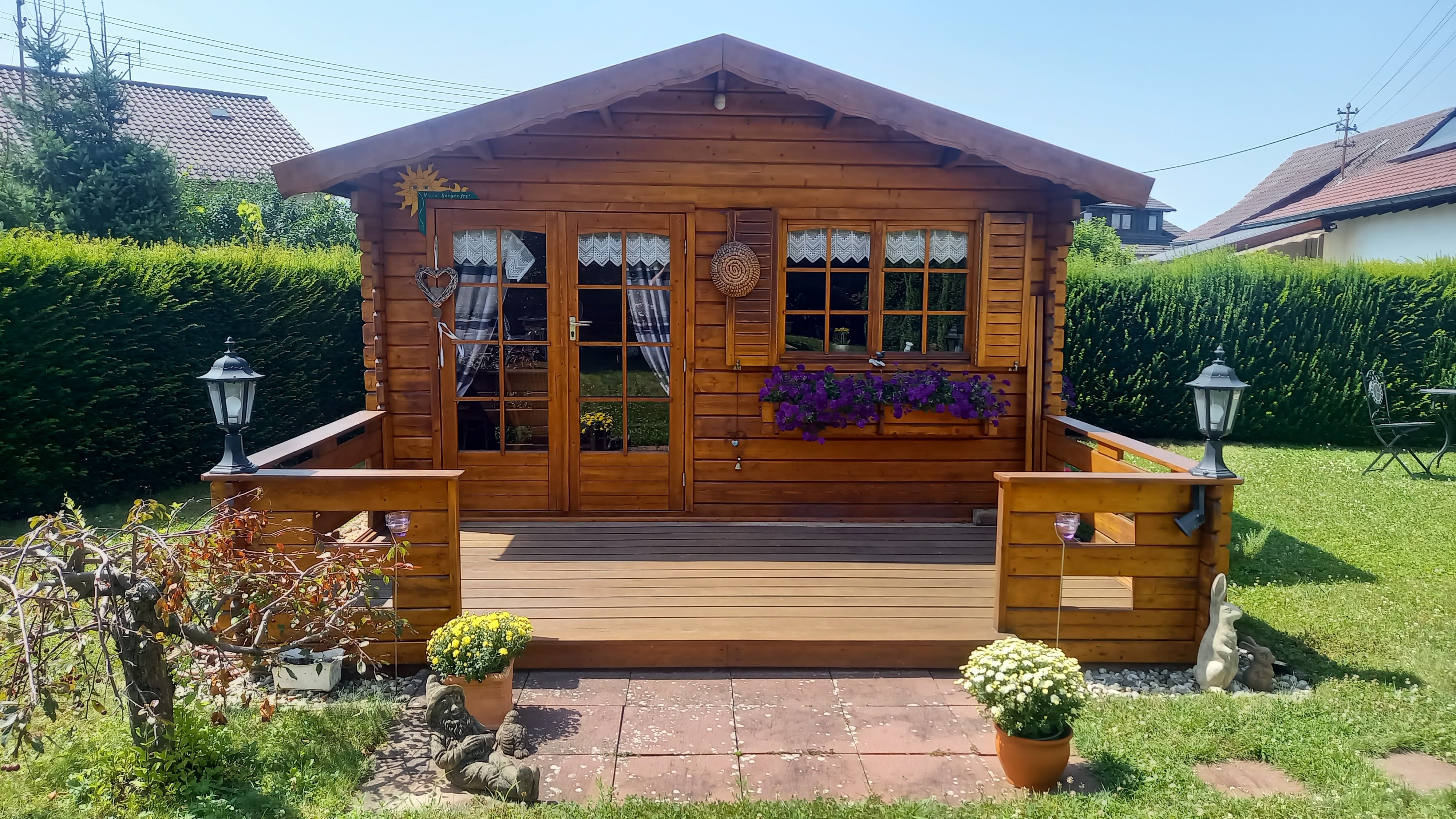 Garten und Partyhaus.jpg