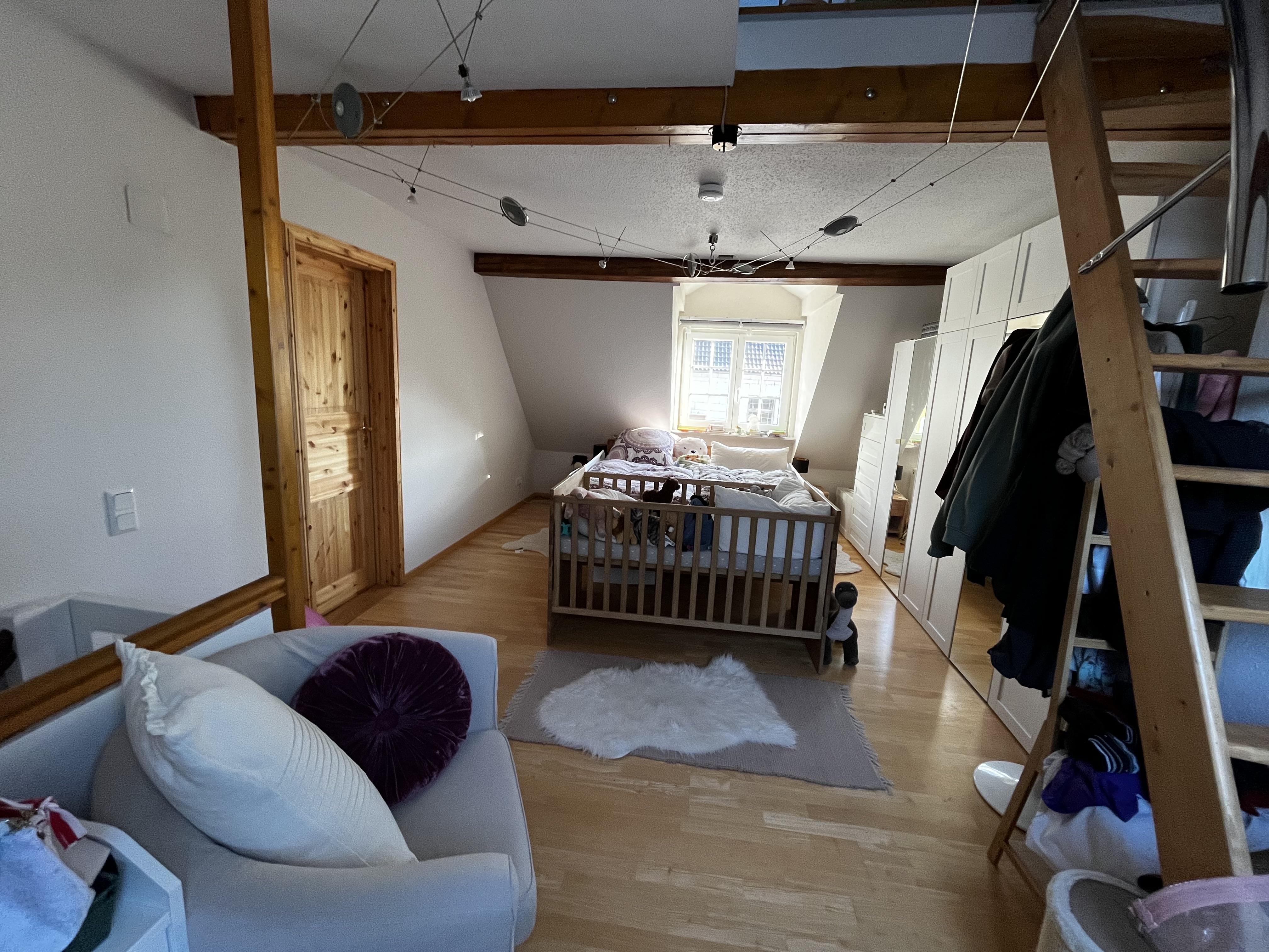 Schlafzimmer mit Empore (DG)