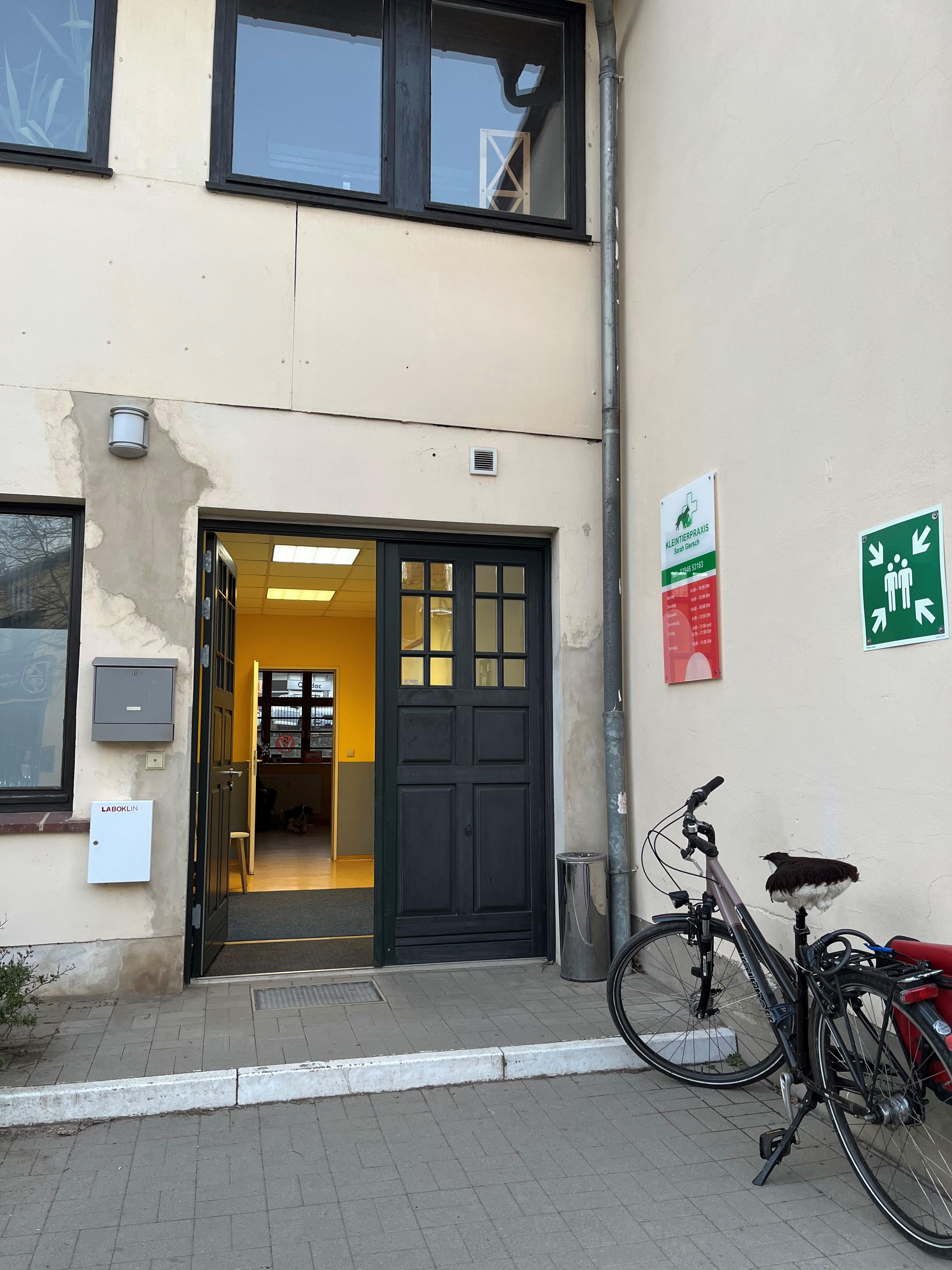 Wipertistraße 1a Tierarztpraxis aussen.jpg
