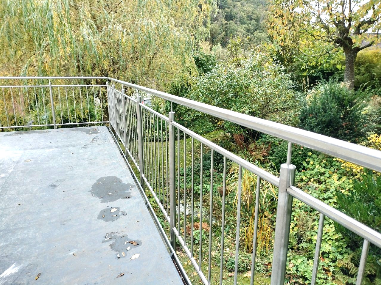 Haus Balkon Ausblick Südosten.jpg