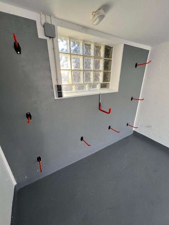 Garage 2.jpg