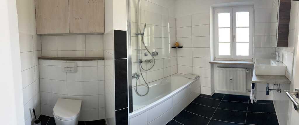 Badezimmer 2.jpg