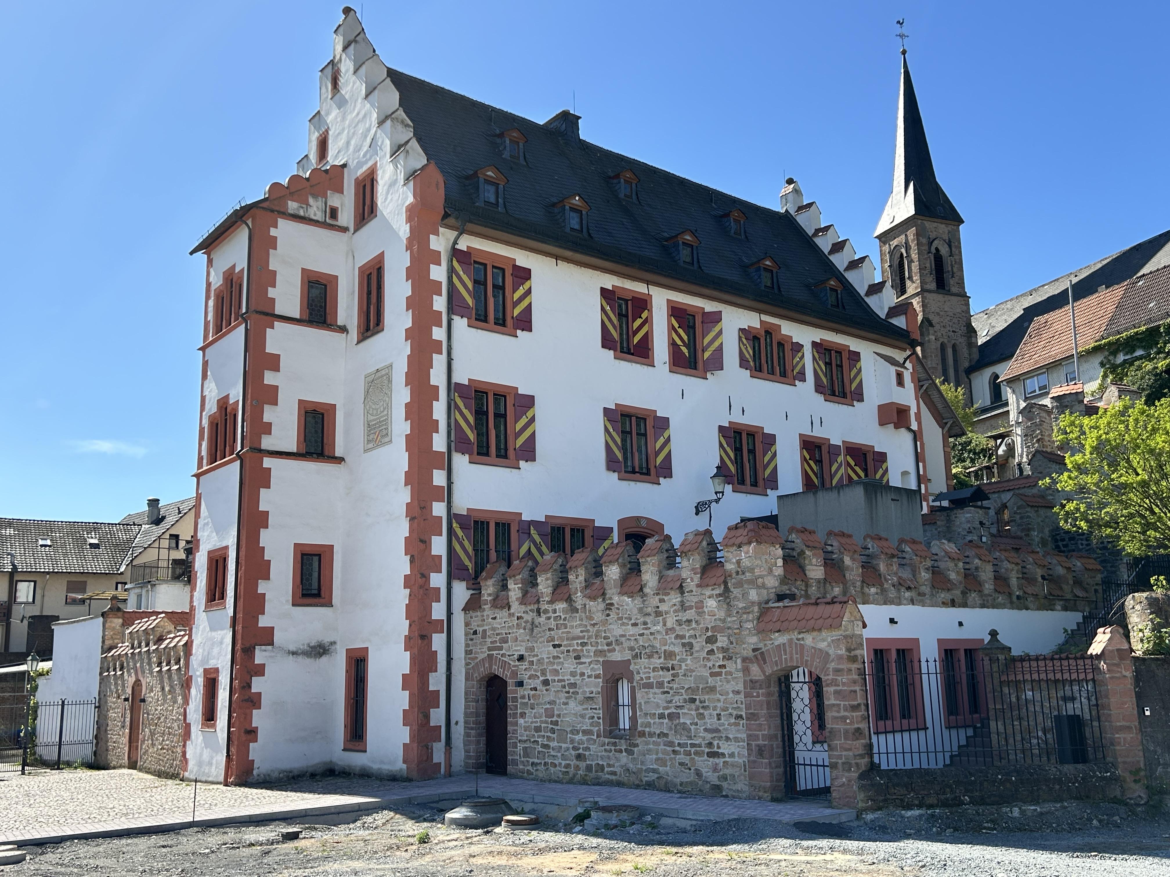 Huttenschloss.JPG