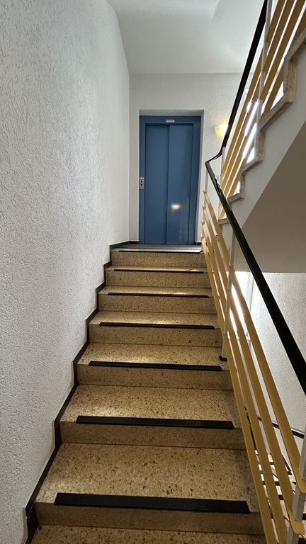 Treppenhaus Aufzug.jpeg