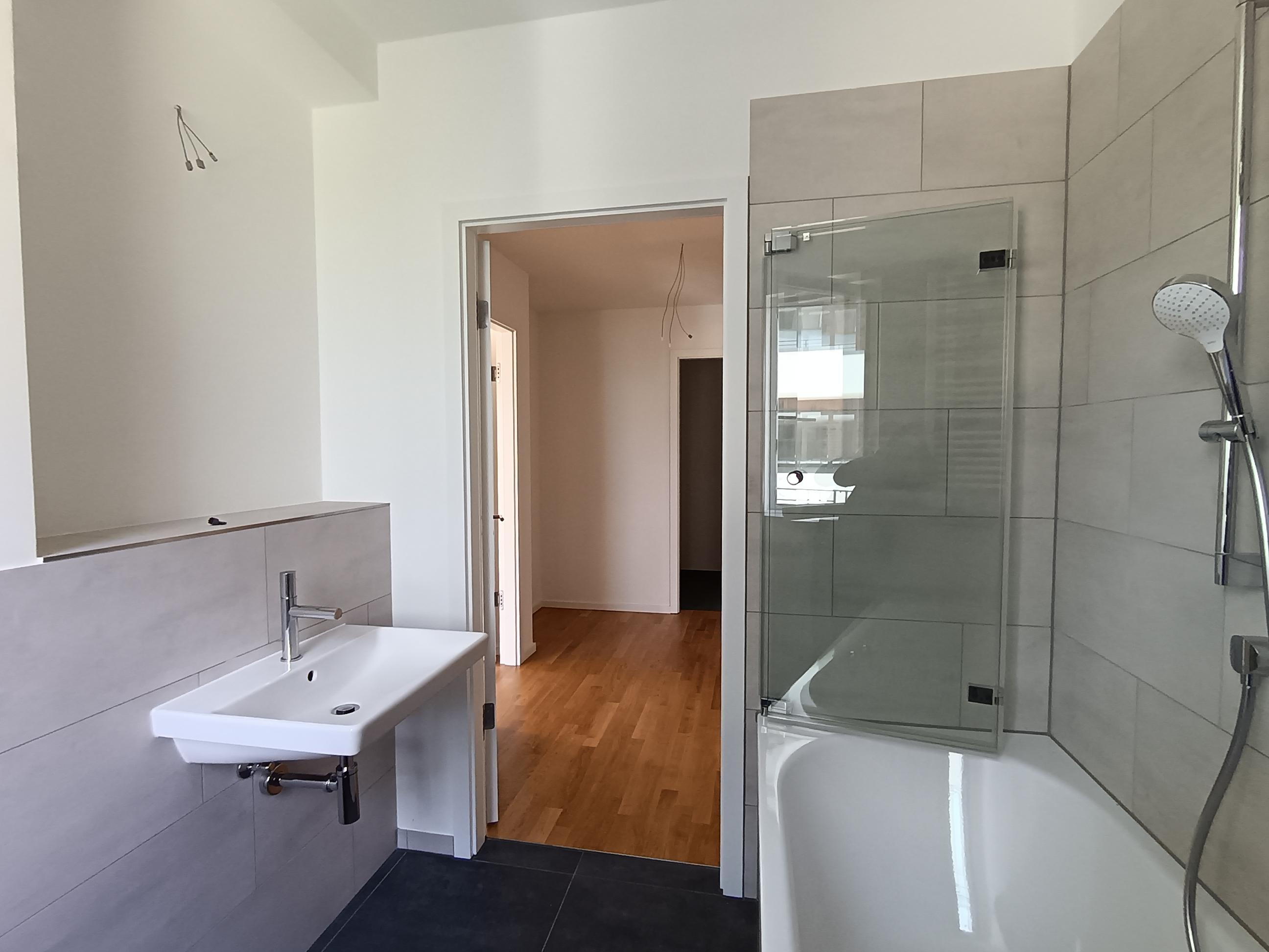 Badezimmer Sicht 2.jpg