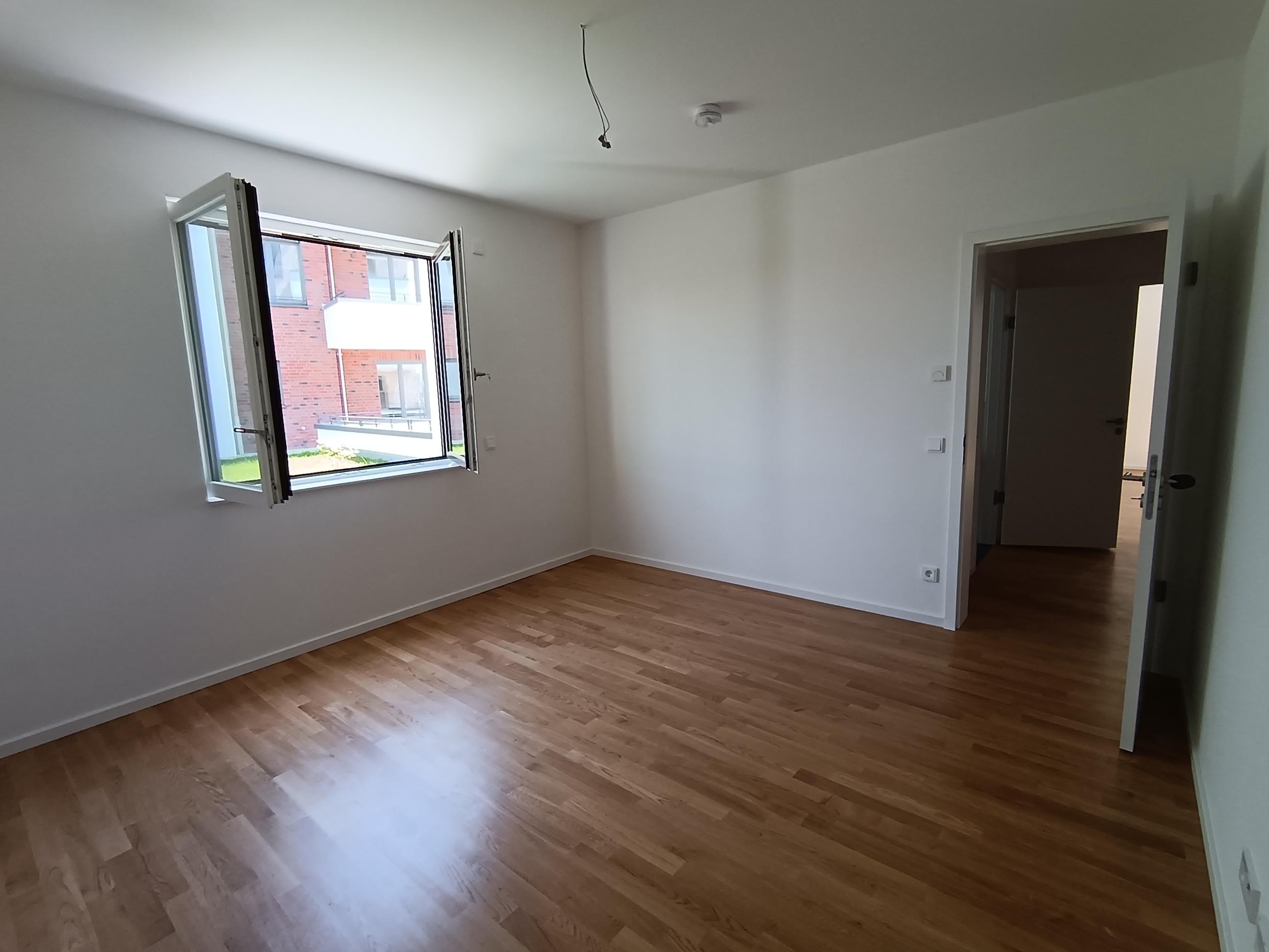 Schlafzimmer Sicht 2.jpg