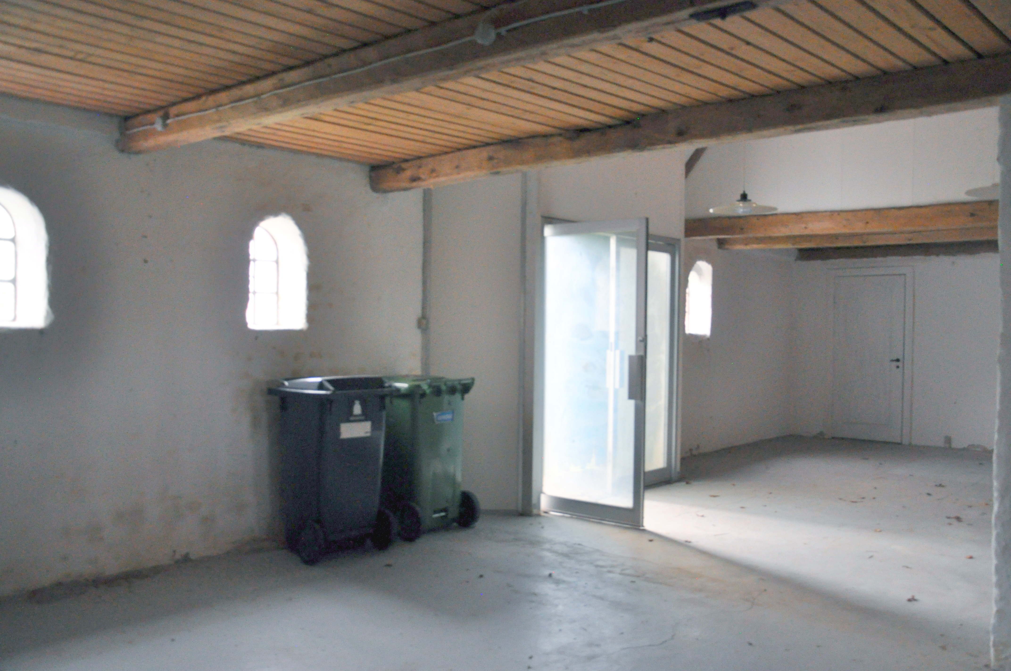 Innen Scheune links 2.jpg