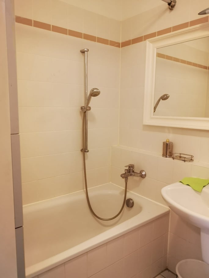 Bathtub.jpg