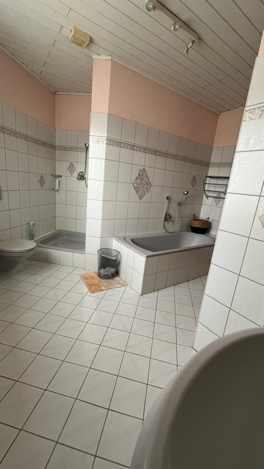 9 - Bad unten.jpg