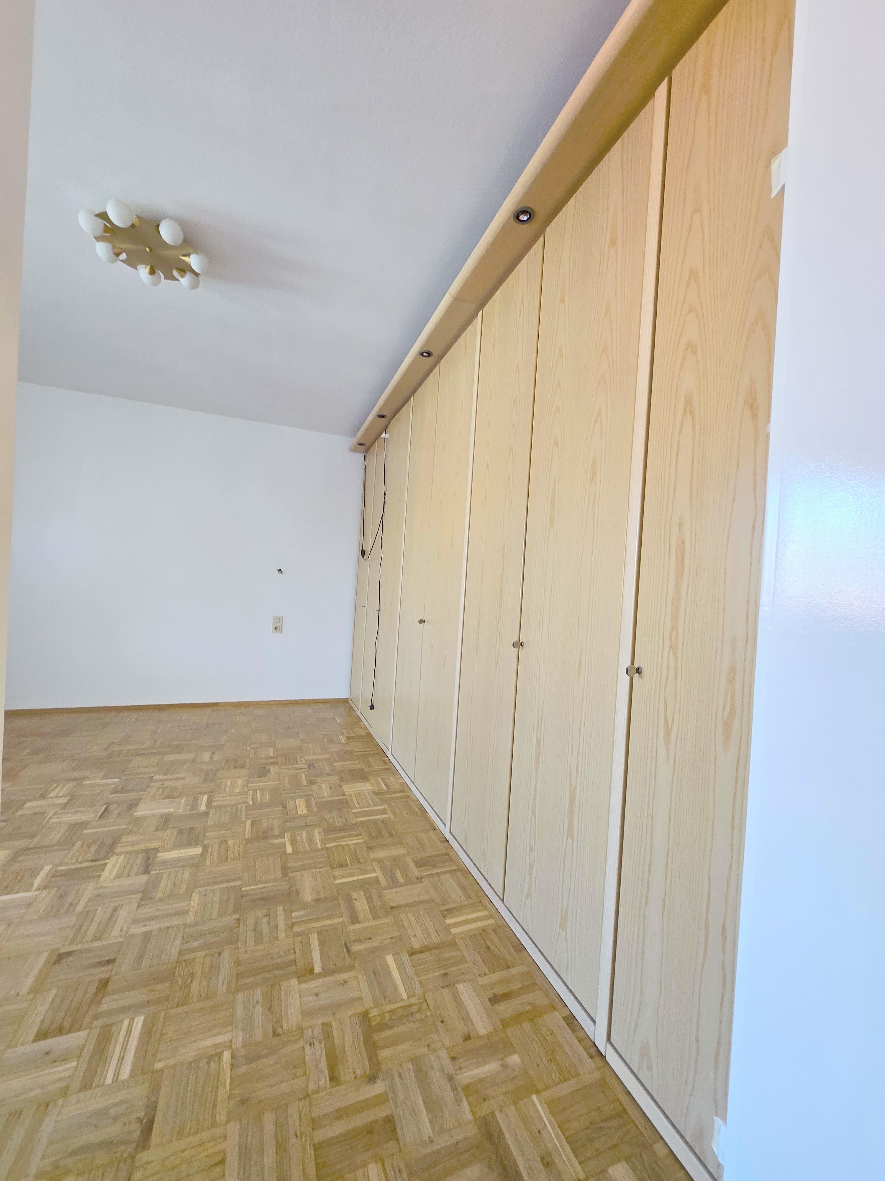 Schlafzimmer Schrank.jpg