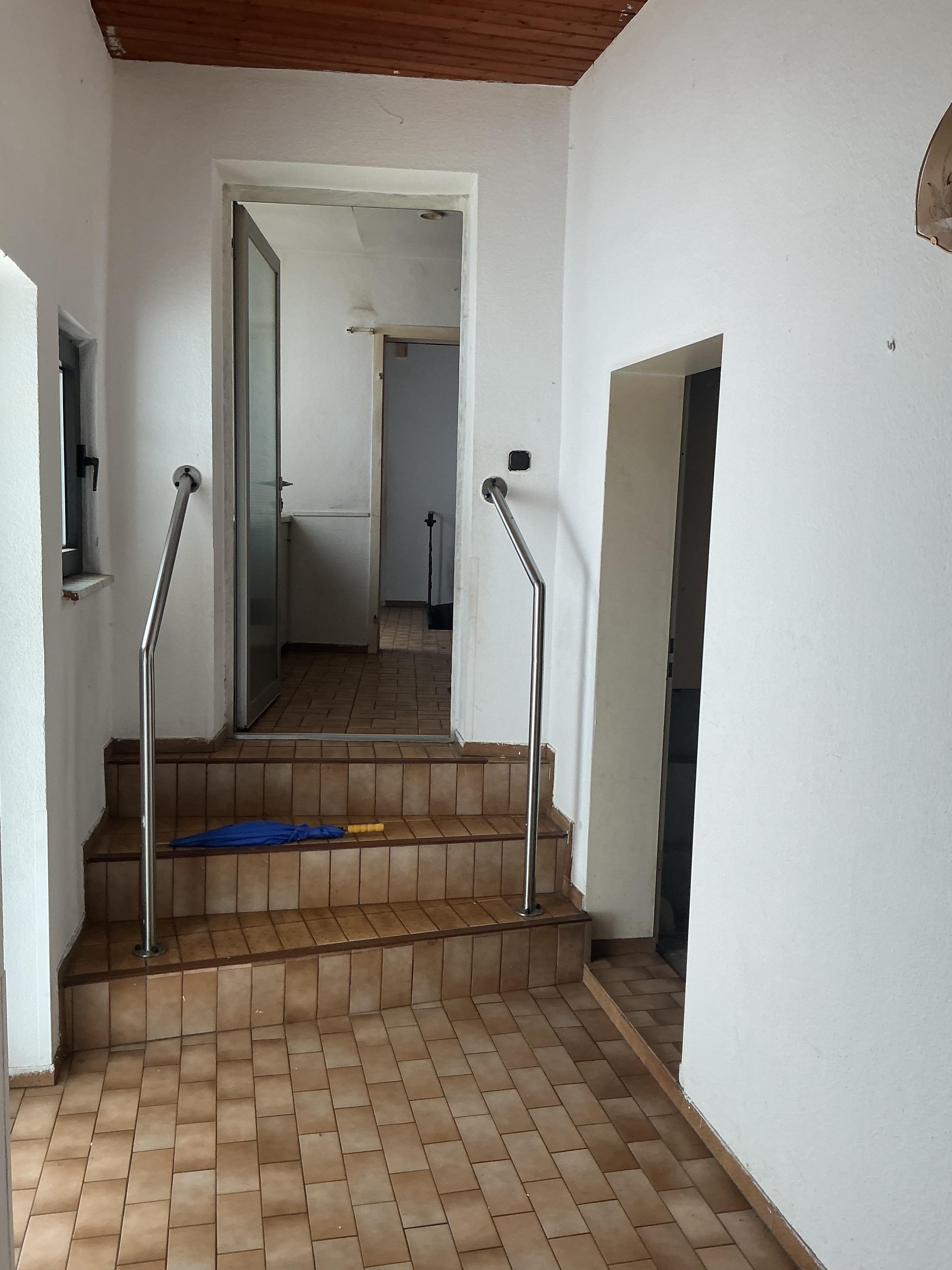 Eingangsbereich Innentreppe.jpg