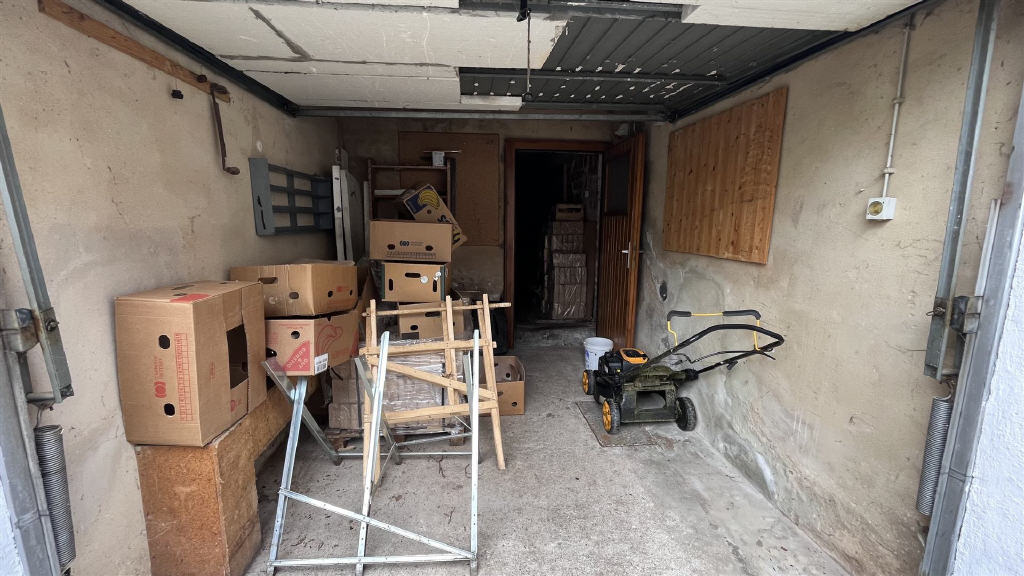 Garage.JPG