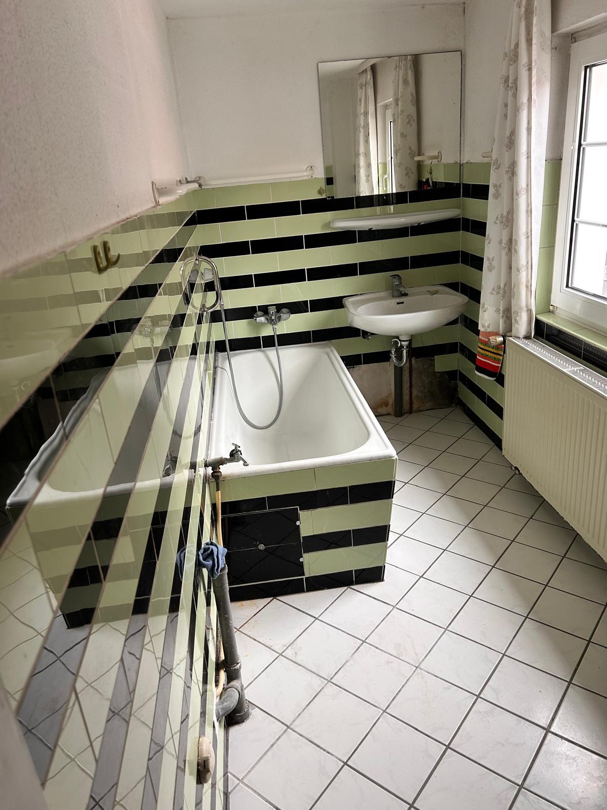 VÖ-Niederstadt 2 Bad unten.jpeg