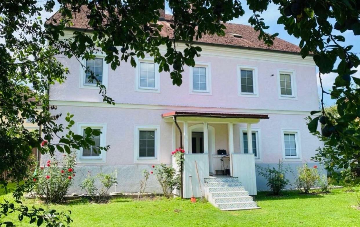 Haus Außen.jpg