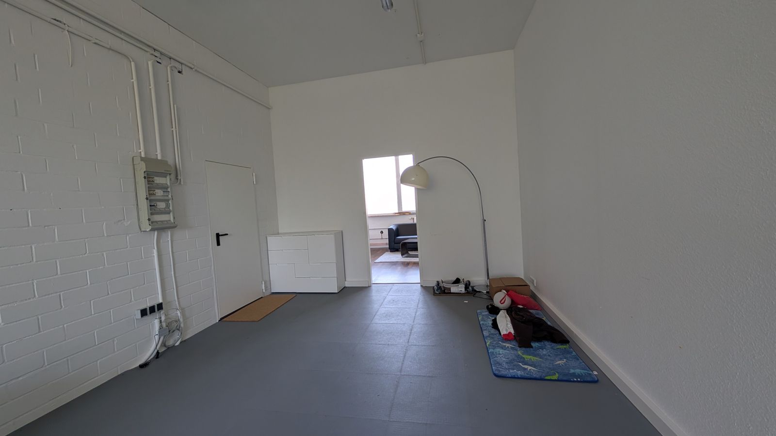 Wohnung Raum 2.jpg