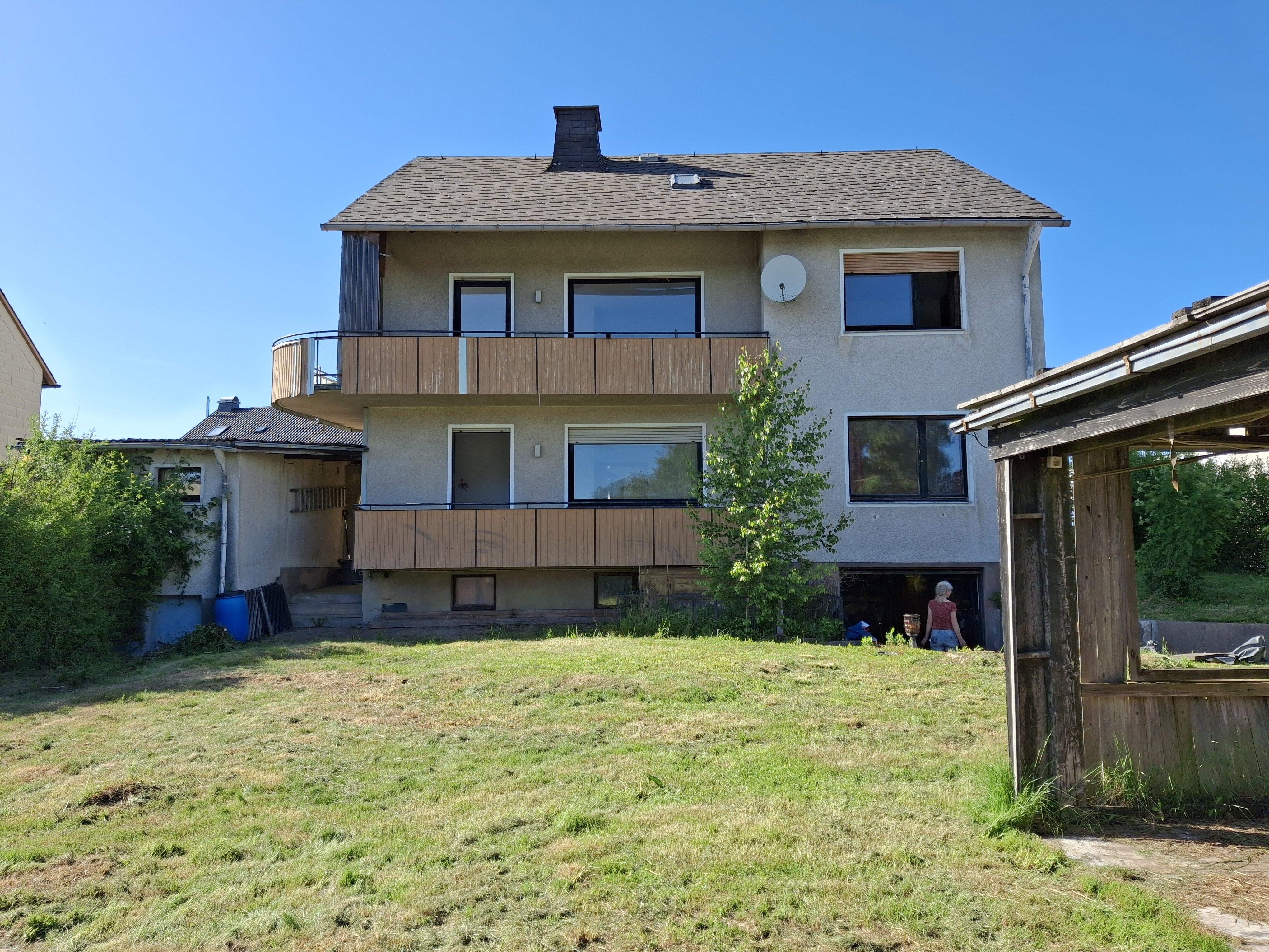 Haus Rückseite mit Garten