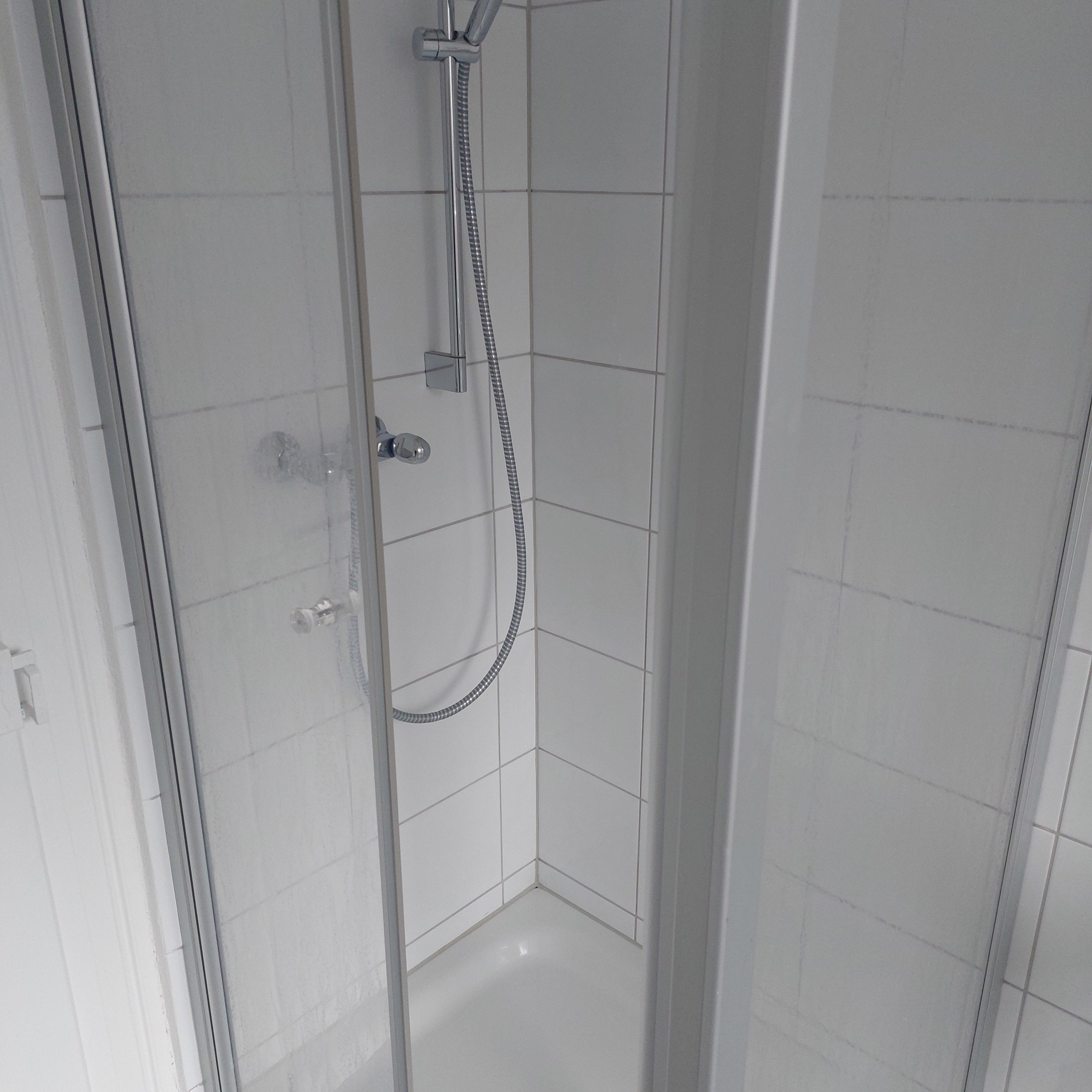 Bad - Dusche.jpg