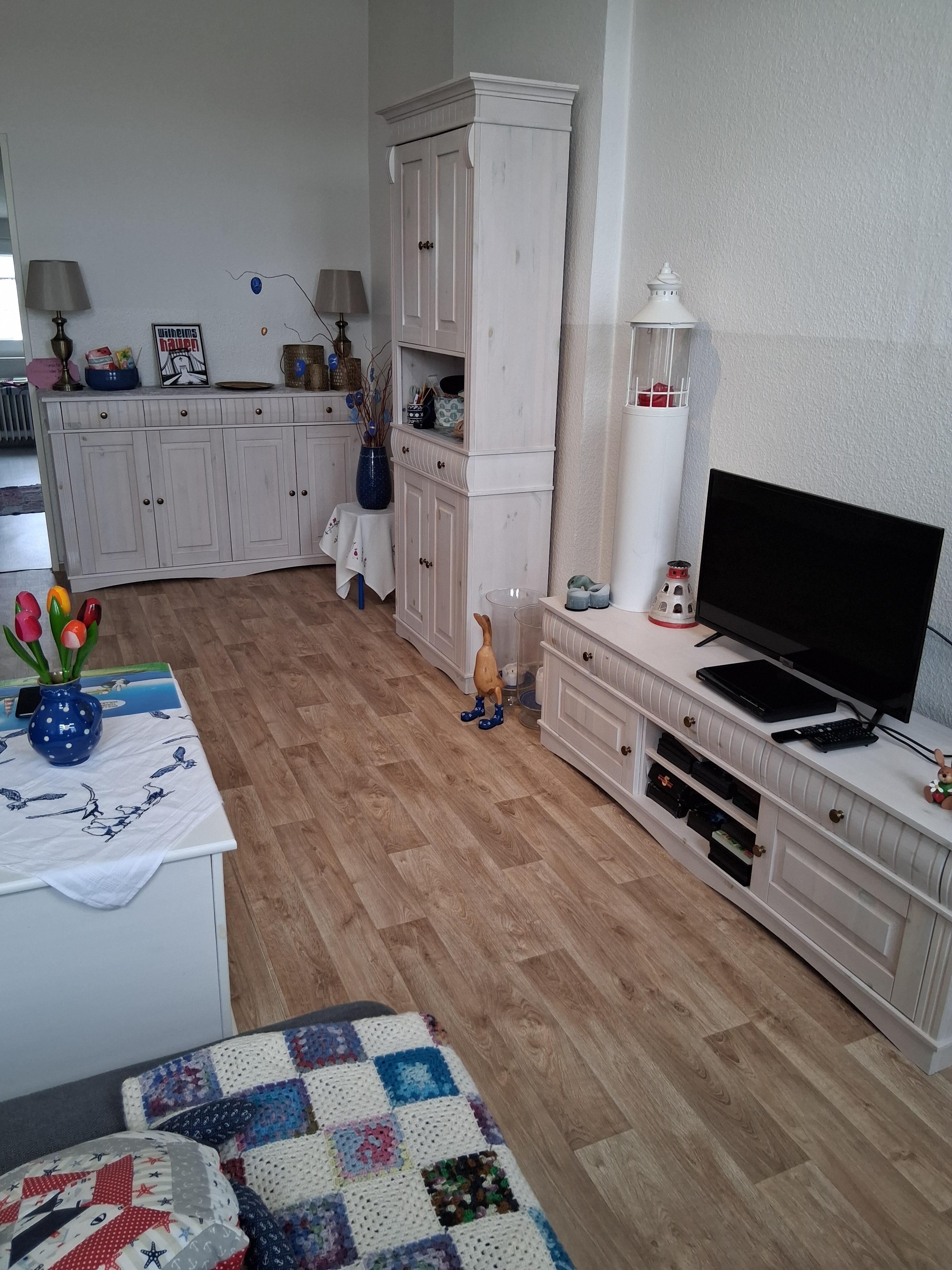 Wohnzimmer vom Fenster aus I.jpg