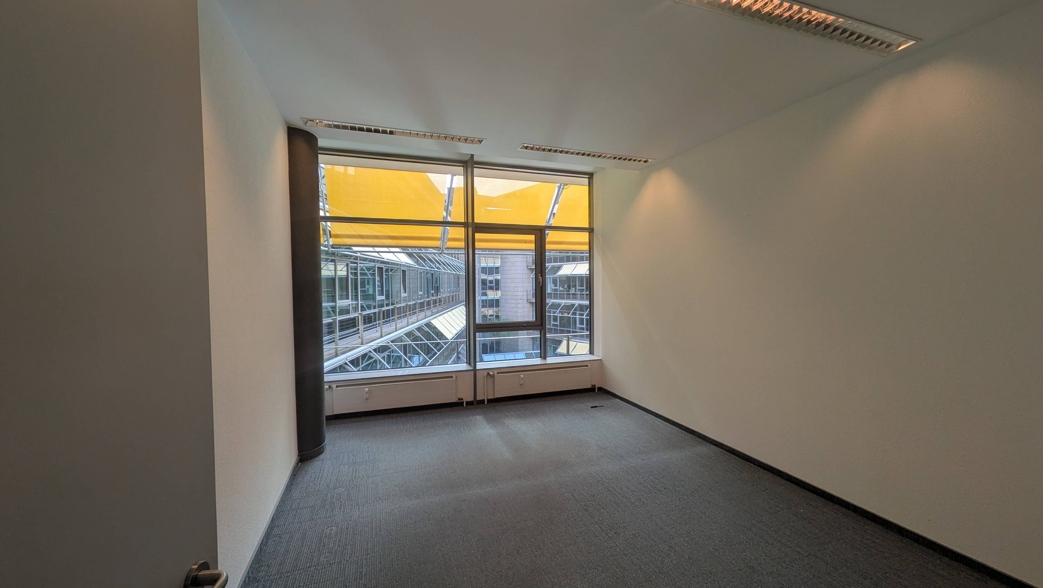 einzelbuero-mediapark-koeln-ausstattung.jpg