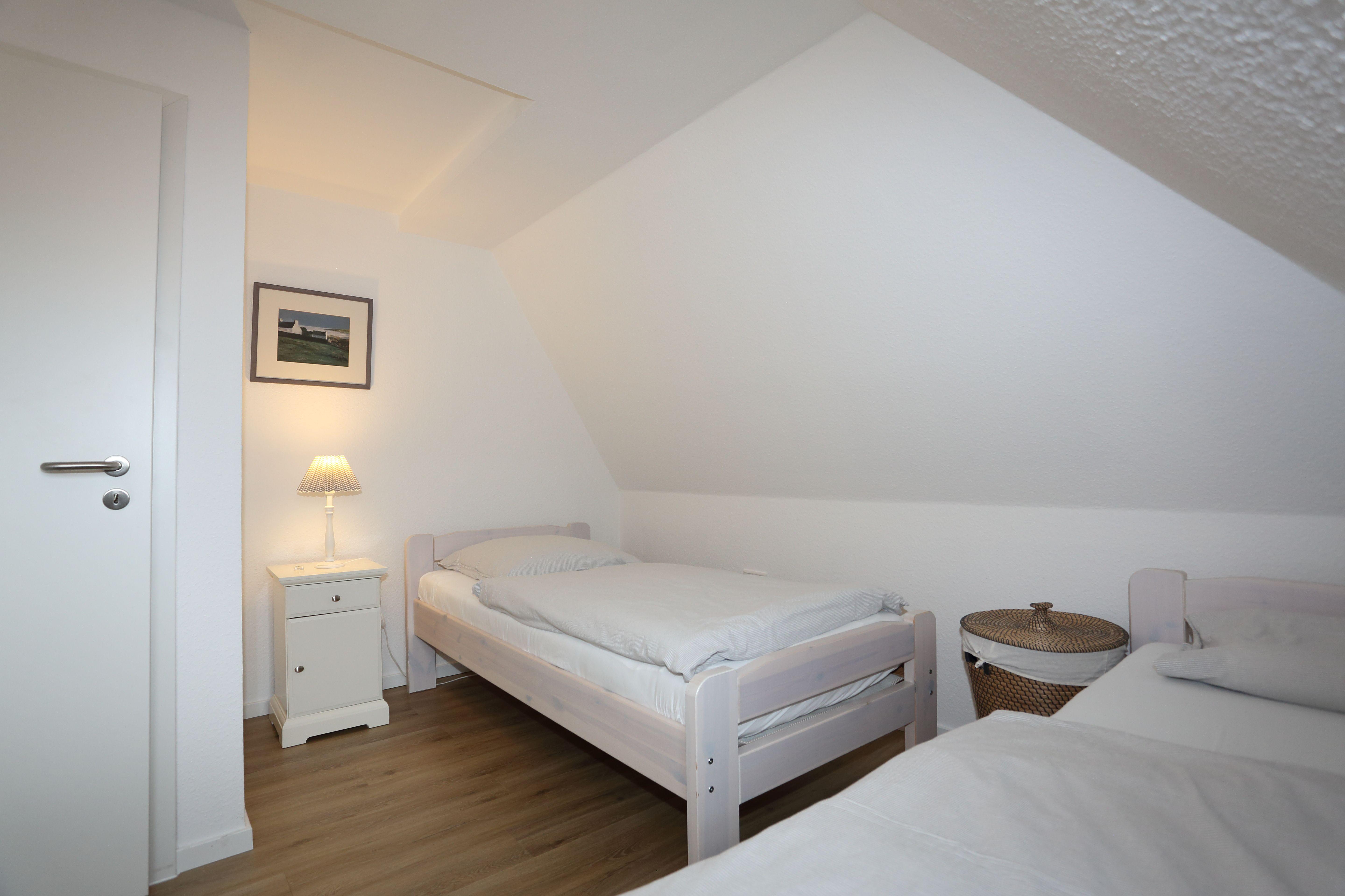 Schlafzimmer 2 ZiWG.jpg