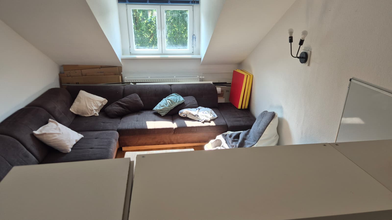 Zi 1 Sofa.jpeg