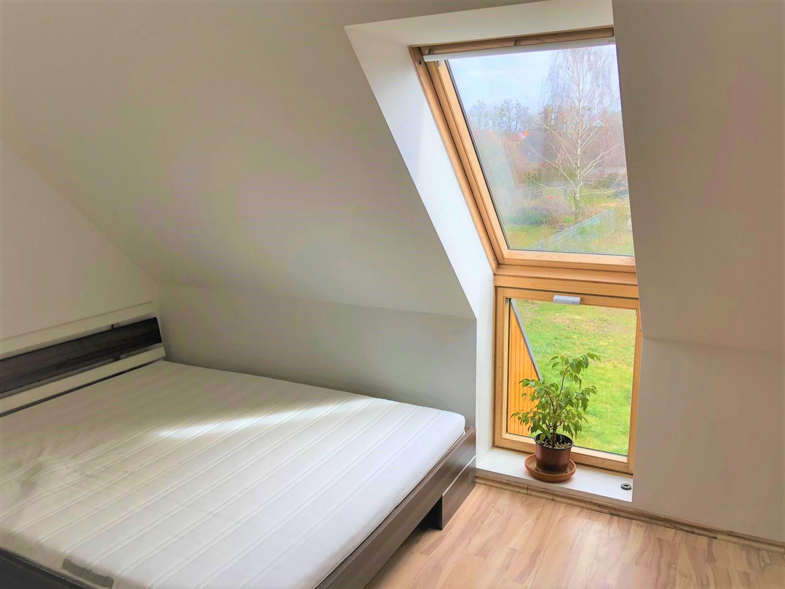 erstes Kinder-Gästezimmer OG mit Weitblick in den Garten
