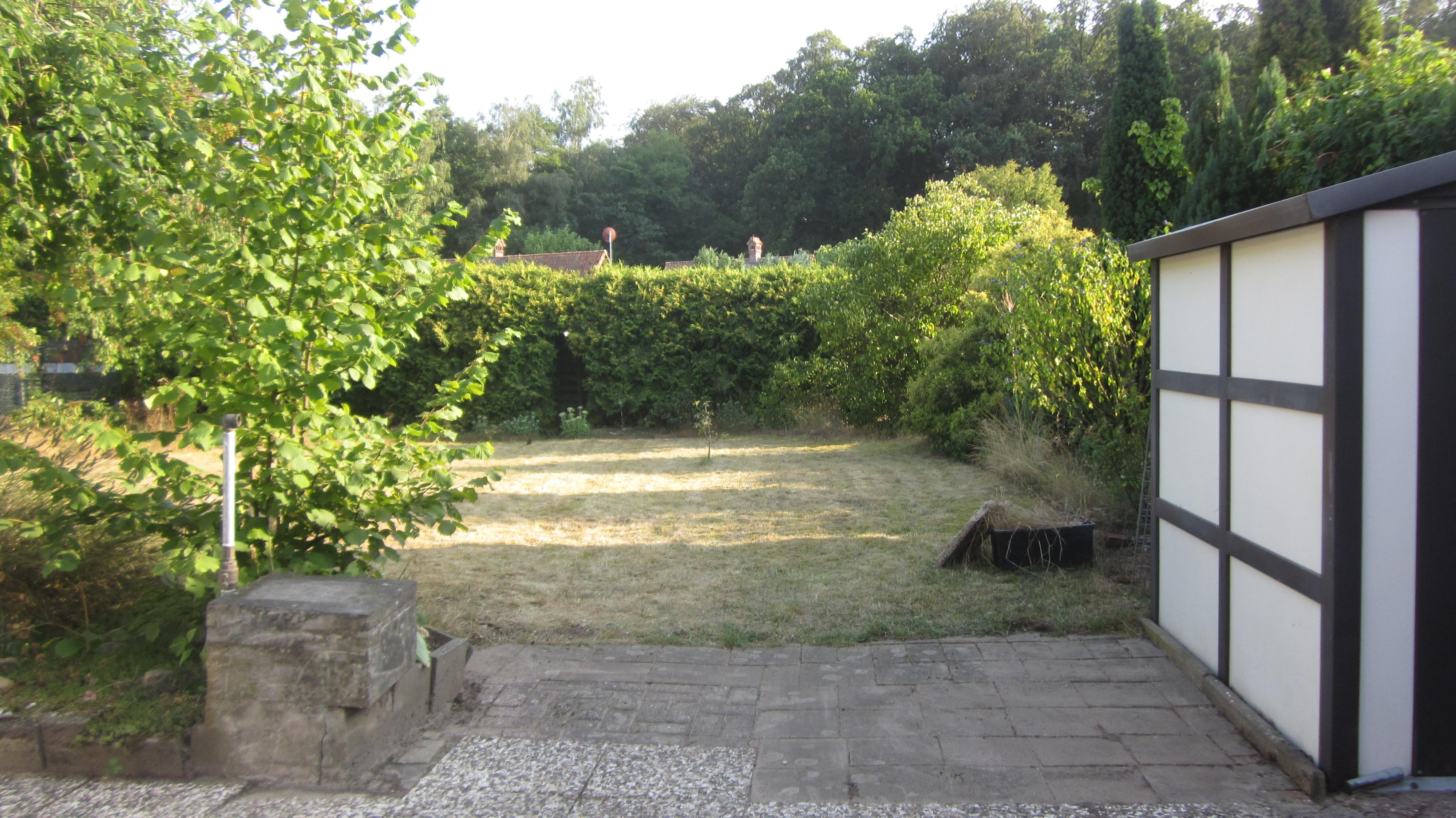 10-Garten-Wiese.JPG