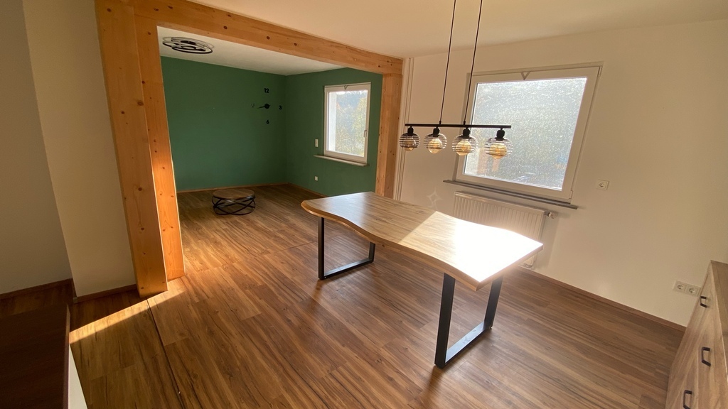 Wohn- und Esszimmer teilm?bliert