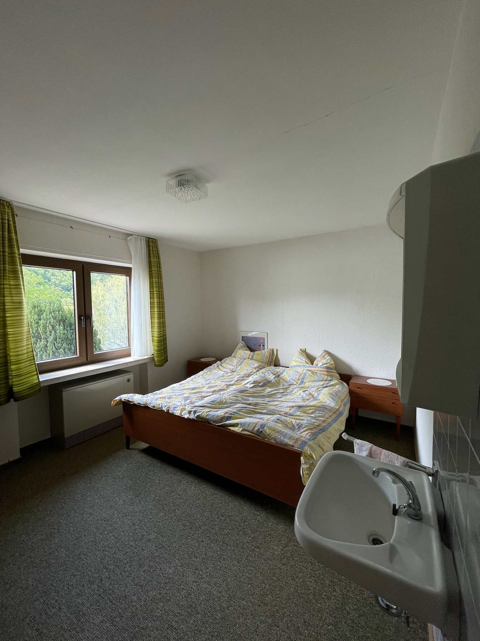 Schlafzimmer 1