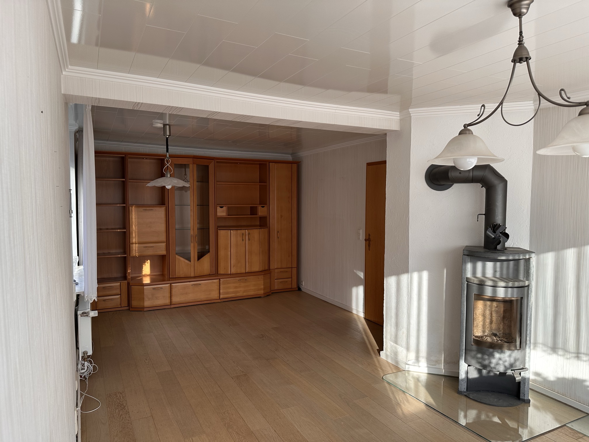 Wohnzimmer Hauptwohnung.jpg