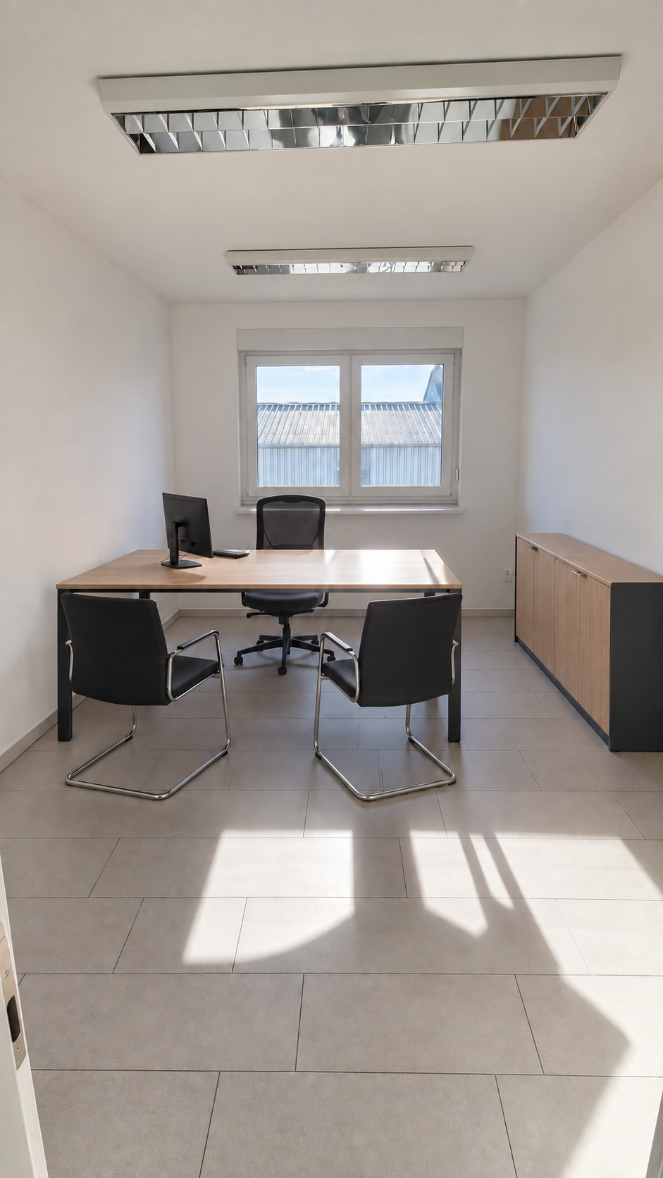 10 Büro – virtuell möbliert.jpg