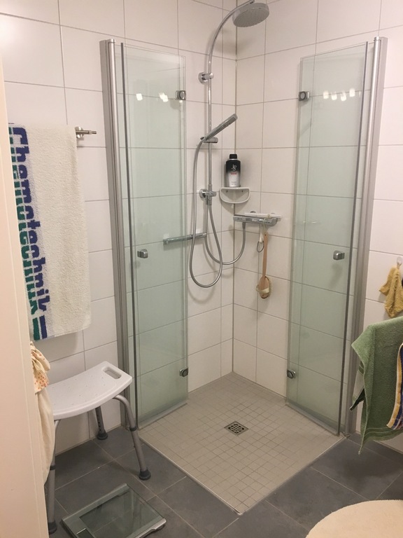 Badezimmer 1.jpg