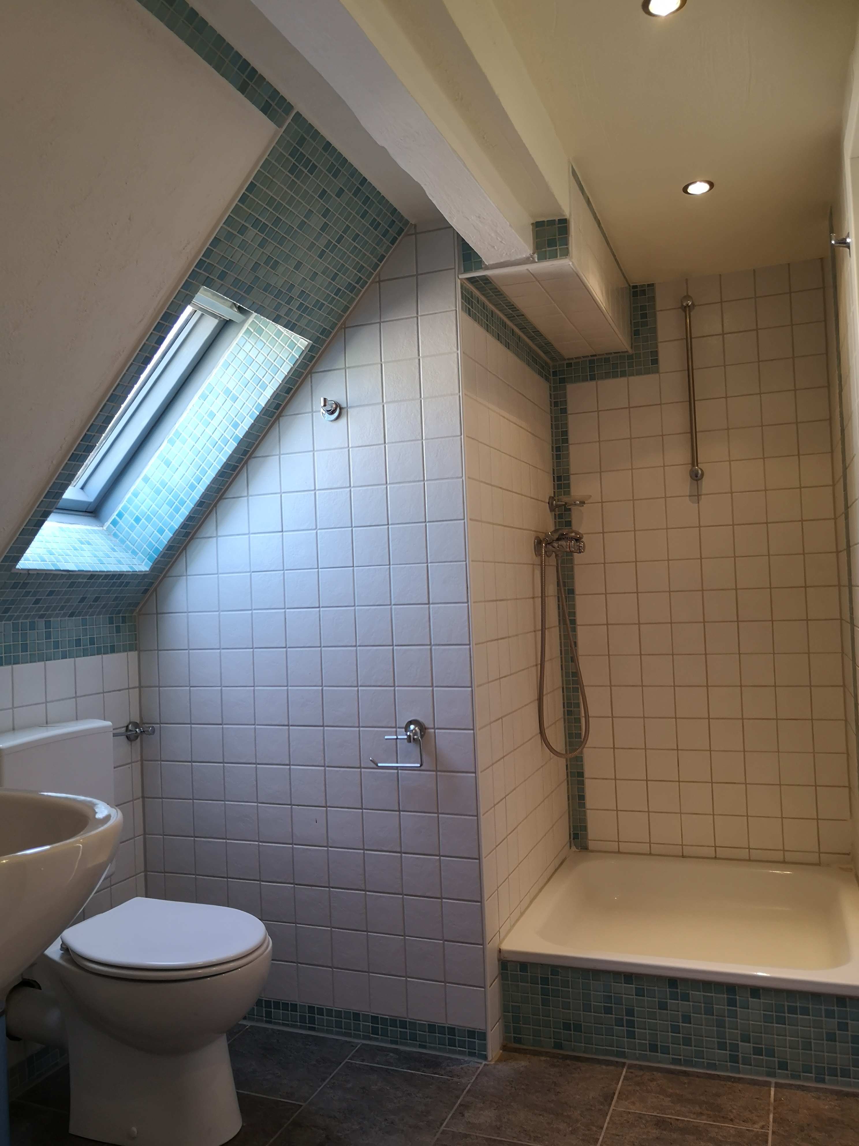 Badezimmer 4.Etage Vier Jahreszeiten.jpg