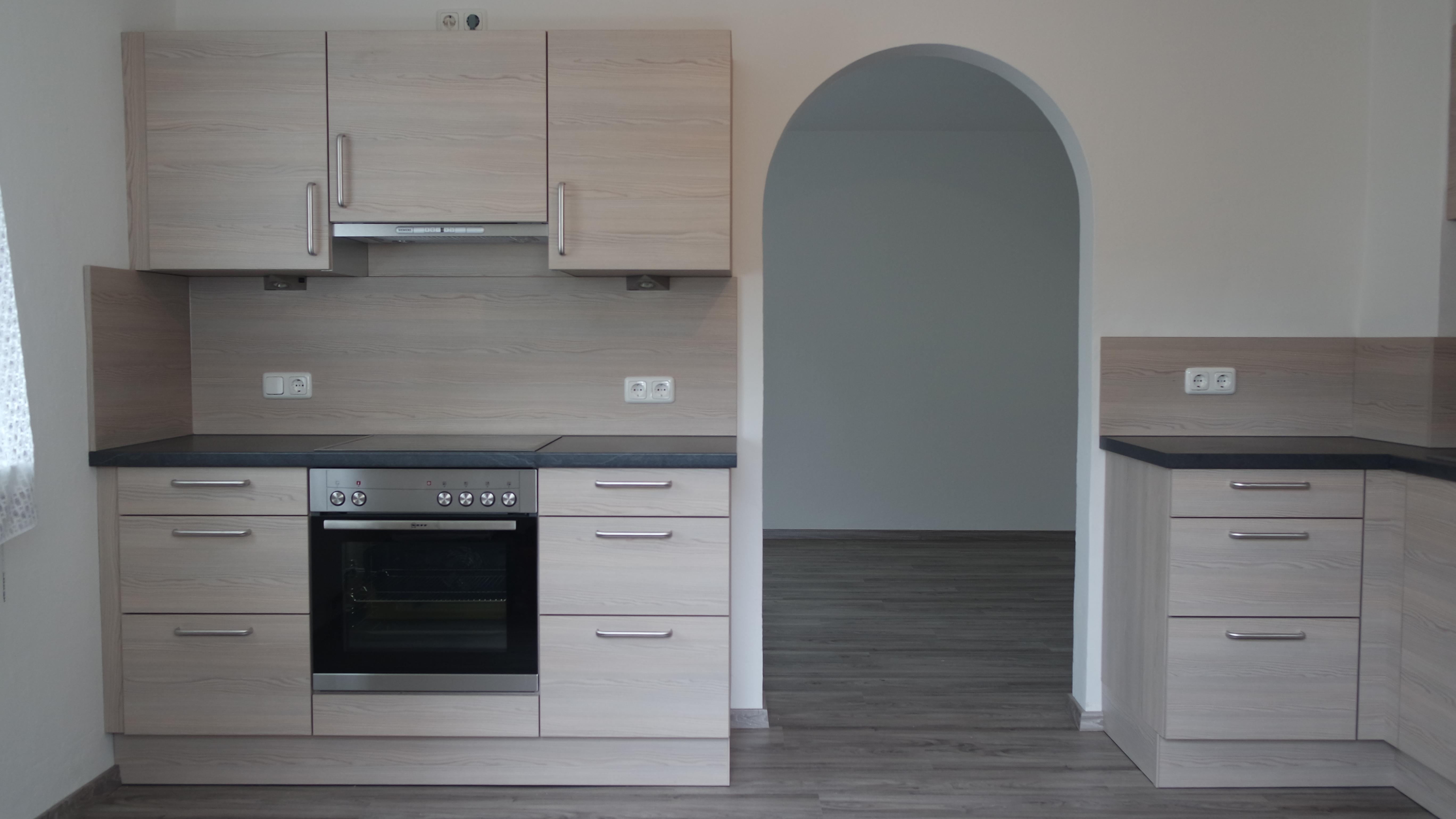 Küchenzeile mit Herd.JPG